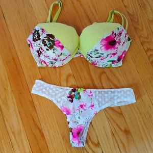 NWOT lingerie set - 34D